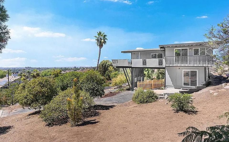 1st image of 1125 Loma Vista Way