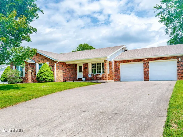 1904 Lakeview Dr, Fulton, MO 65251