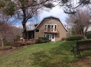 255 Crescent St, Saluda, NC 28773