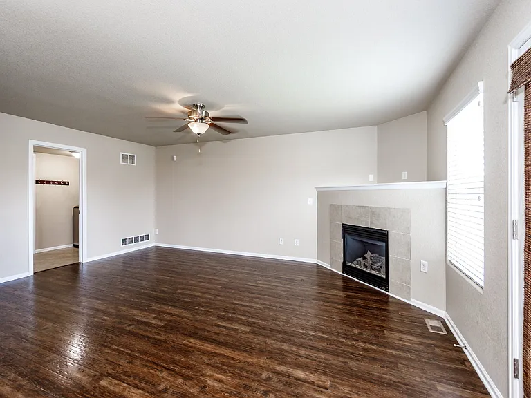6104 Hayfield Pl — Photo 9