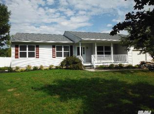 18 Creekside Dr, Middle Island, NY 11953