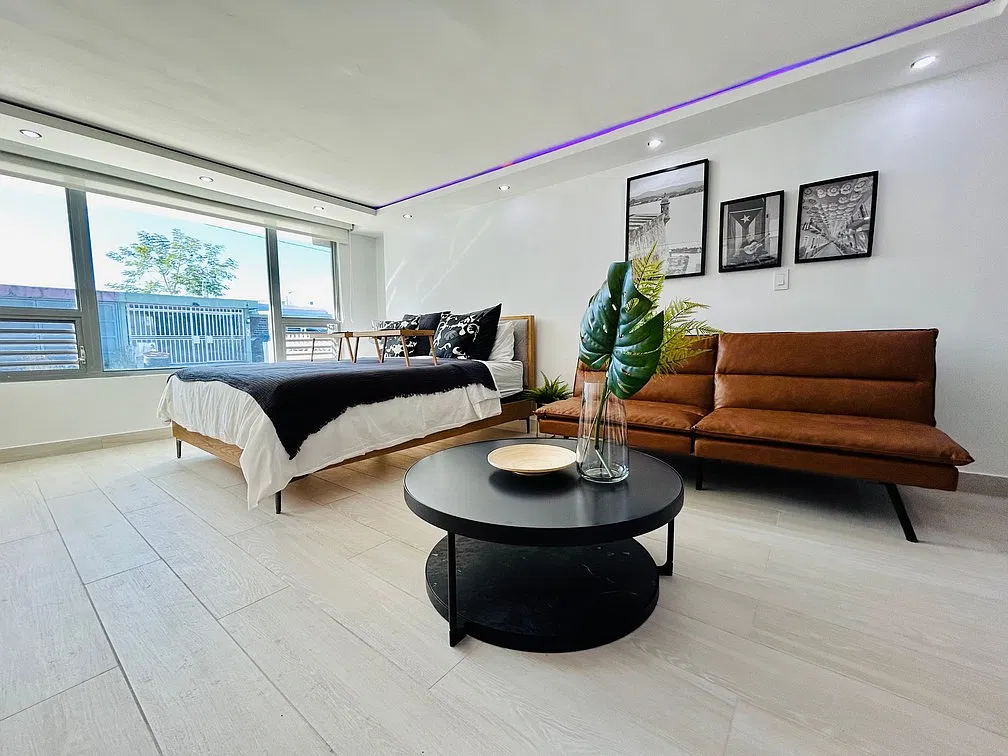 Studio, 420 sqft, $1,400 — Photo 2