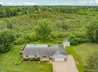 2000 Matthew St, Commerce Township, MI 48390