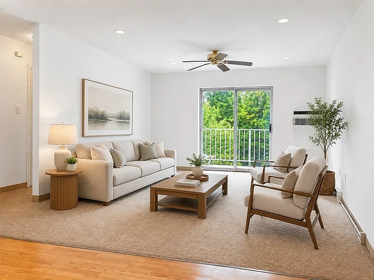 25 Greentree Ln #43 — Photo 6