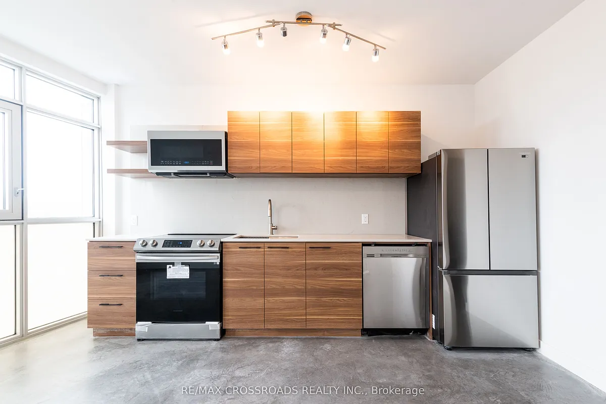 Building Photo - 3333 Dundas St W #3A