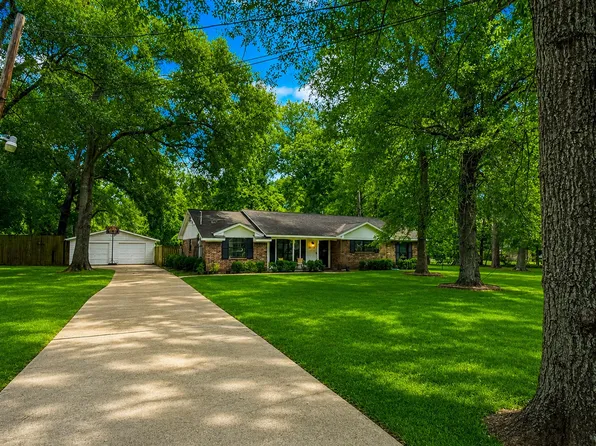 27216 Blueberry Hill Dr, Conroe, TX 77385