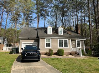 2704 Fernhurst Ln, Raleigh, NC 27604
