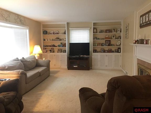 2nd image of 907 Austin Dr