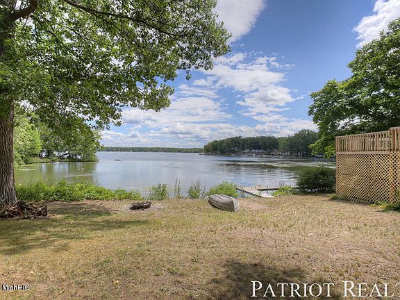 3rd image of 8610 S Vista Dr