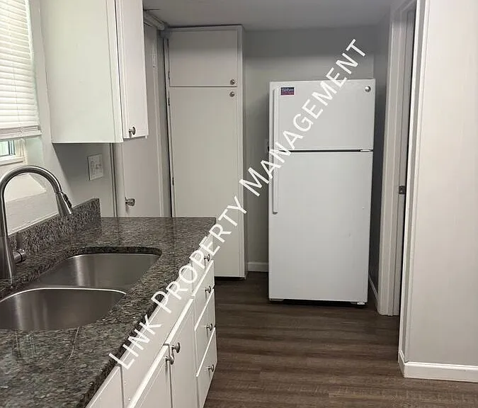 1640 Keeble St — Photo 37