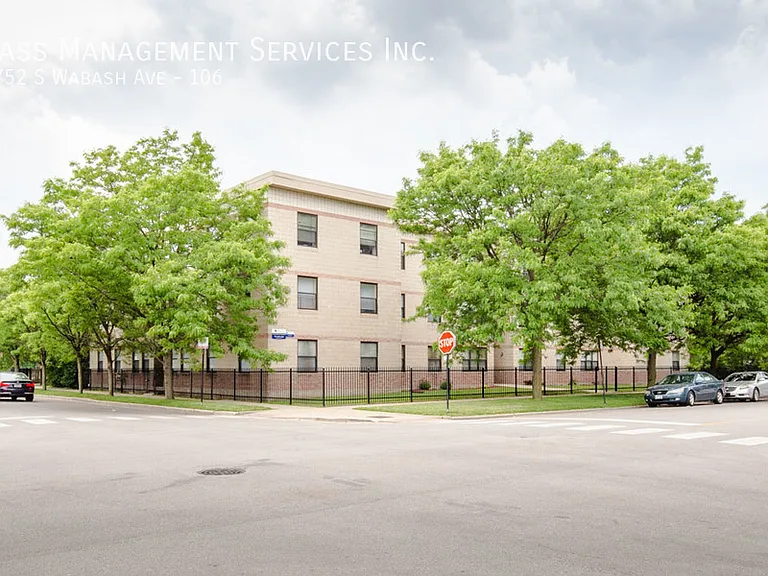 4752 S Wabash Ave #106 — Photo 7