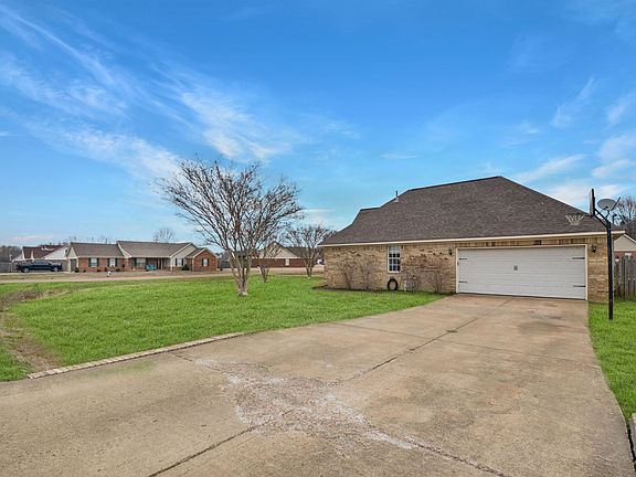 3rd image of 260 Daisey Ln