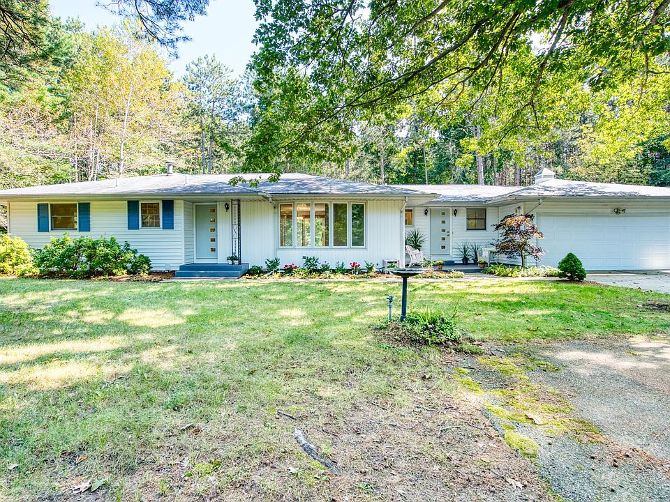 1st image of 12414 Lakeshore Dr