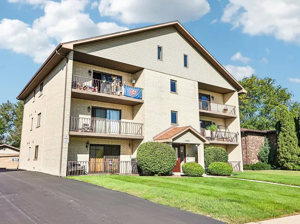 15850 Laramie Ave APT 302, Oak Forest, IL 60452