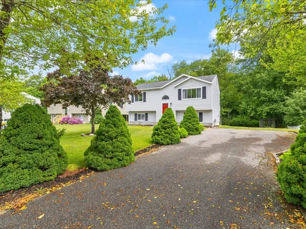 91 Cottonwood Lane, Montville, CT 06382