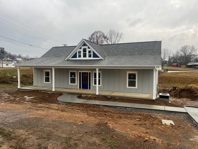 2195 Fincher Dr — Photo 1