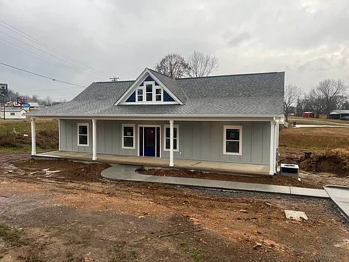 2195 Fincher Dr Photo 1