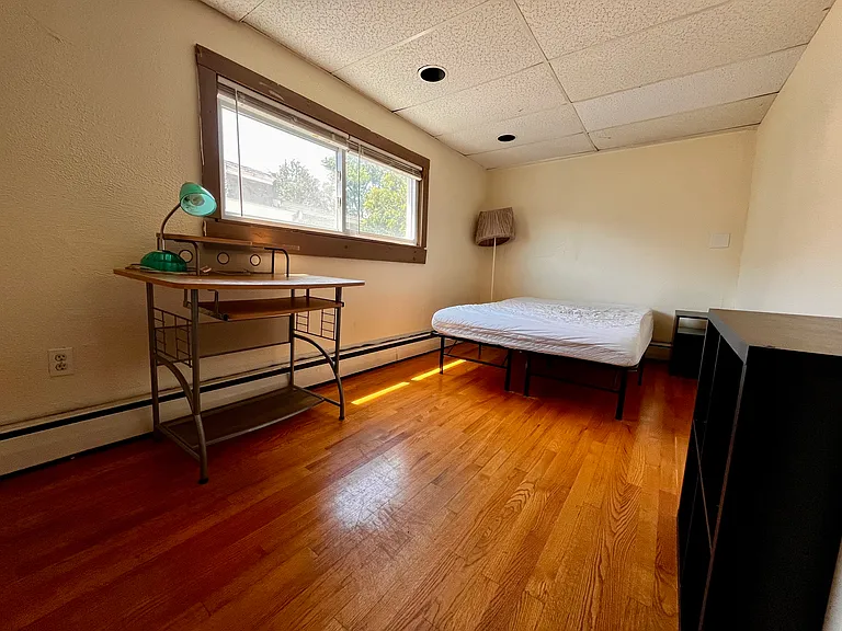 18 Crescent St #2 — Photo 2