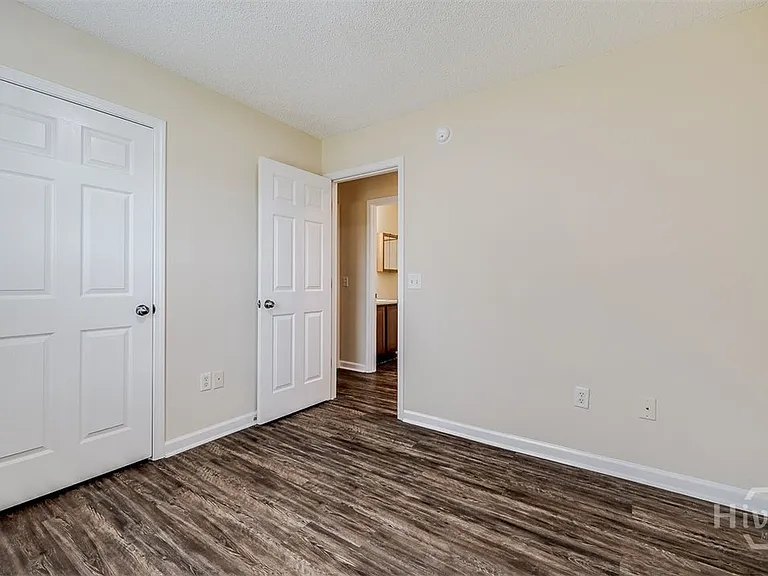148 Willow Dr — Photo 23