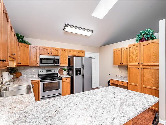 5th image of 2328 Williams St