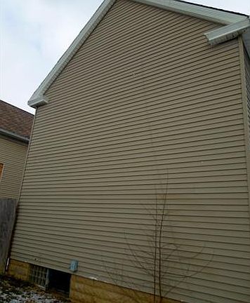 3rd image of 4215 Poe Ave