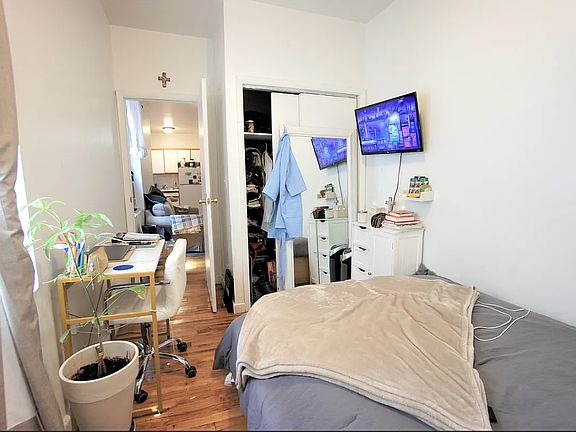 5th image of 206 Saint Nicholas Ave APT 4S