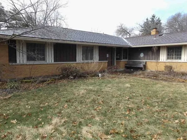 5447 Brainard Dr, Kettering, OH 45440