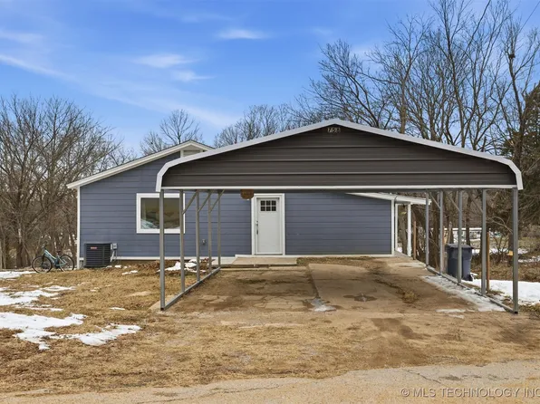 758 N Walnut Creek Dr, Sand Springs, OK 74063