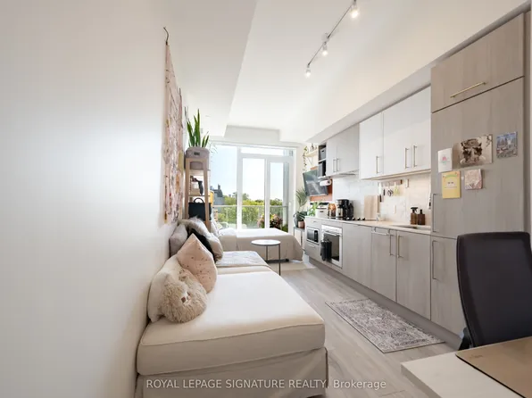 2020 Bathurst St, Toronto, ON