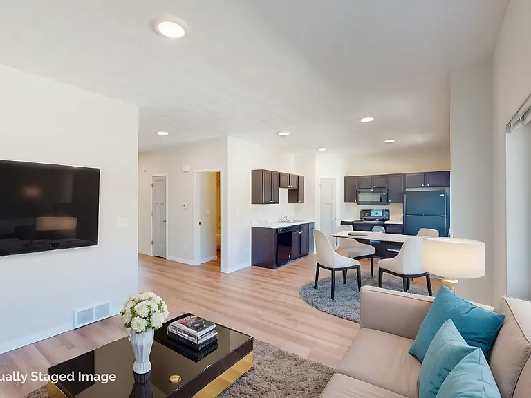 Maple Pass Apartments and Townhomes in Hartford, SD — Photo 9