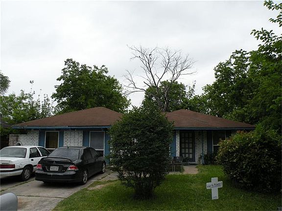 2nd image of 4003 Charriton Dr