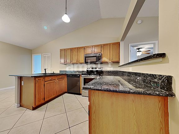 3rd image of 10452 Bridlewood Ave
