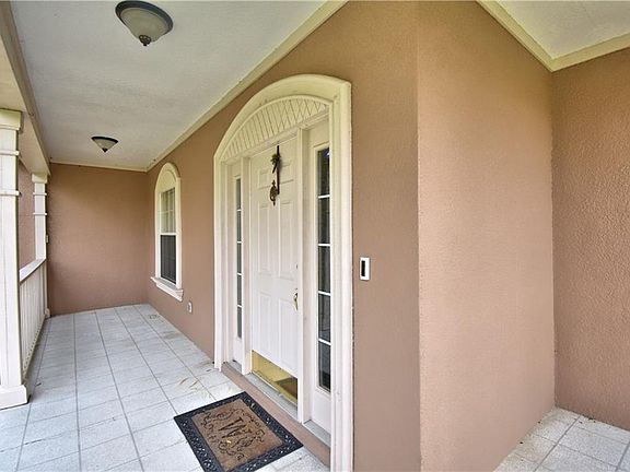 5th image of 809 Hart Lake St