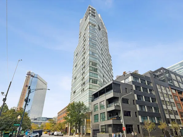 510 W Erie St APT 1303, Chicago, IL 60654