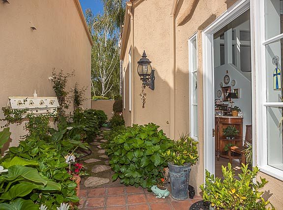 4th image of 4453 Park Arroyo