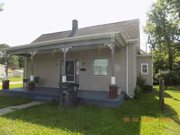 1728 Conwell St, Connersville, IN 47331