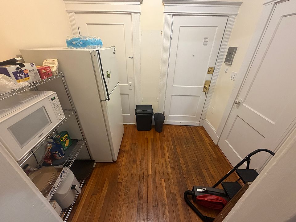 2nd image of 1318 Commonwealth Ave APT 7