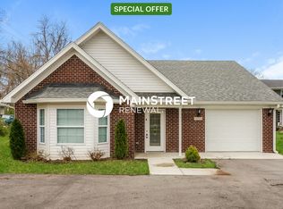 10713 Deering Rd, Louisville, KY 40272