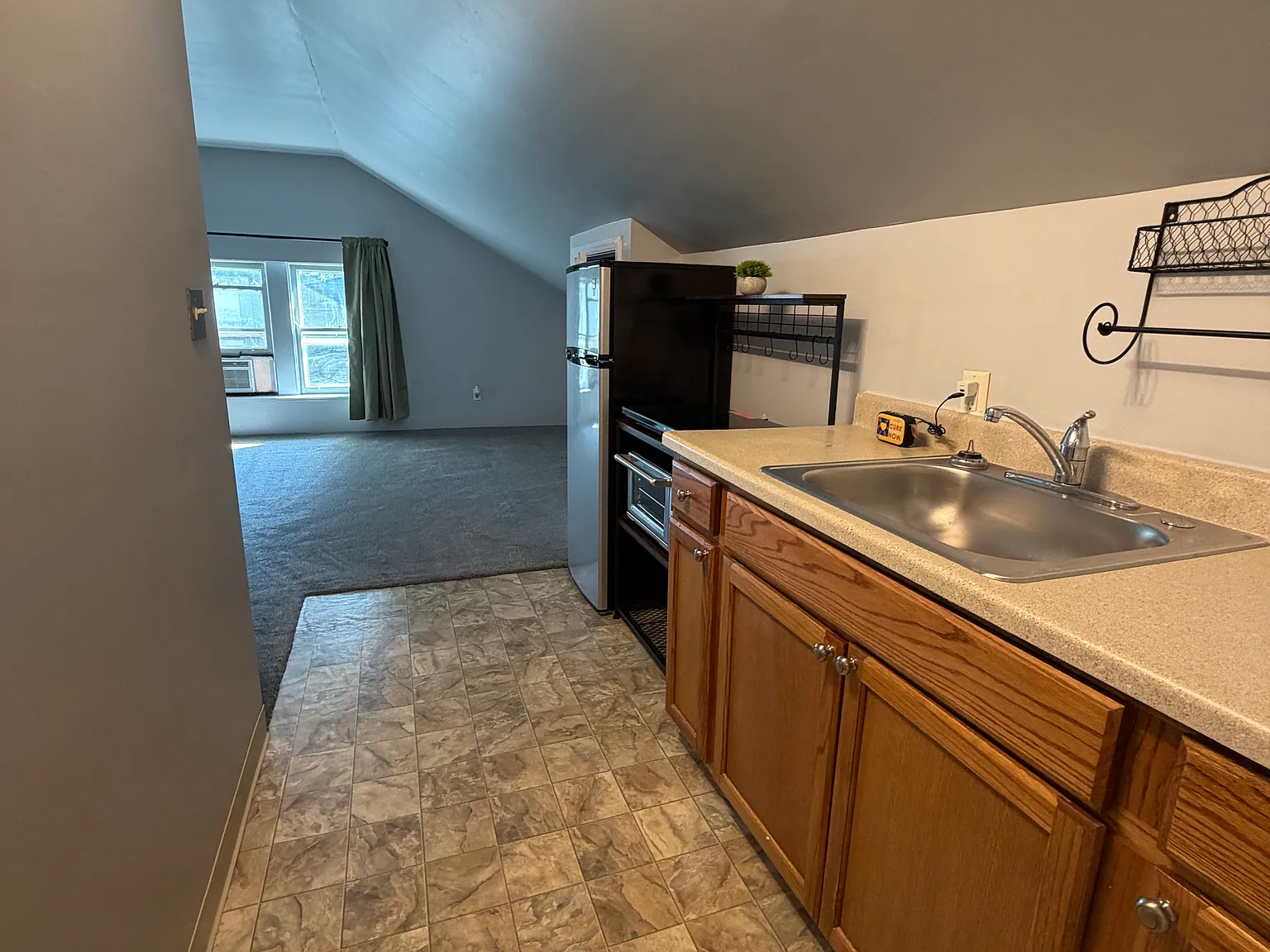 Studio, 400 sqft, $825 — Photo 4