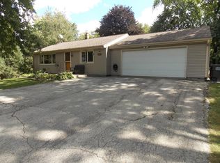 7618 S North Cape Rd, Franklin, WI 53132