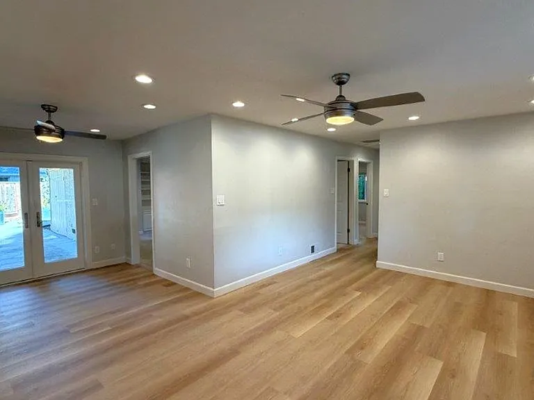 1579 Terry Way — Photo 4