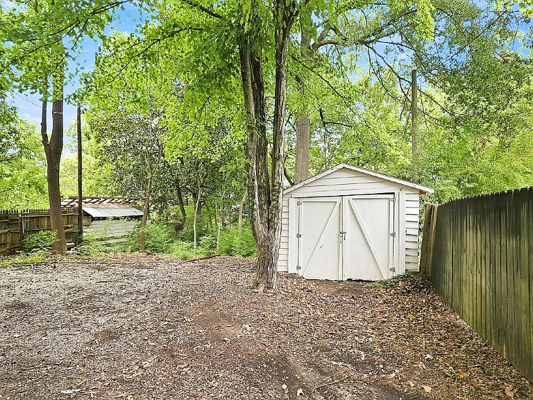 1606 Walker Ave — Photo 5