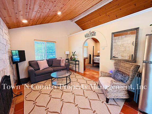 5th image of 262 San Benancio Rd
