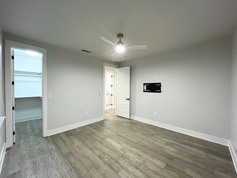 251 S Mill St #320 — Photo 35