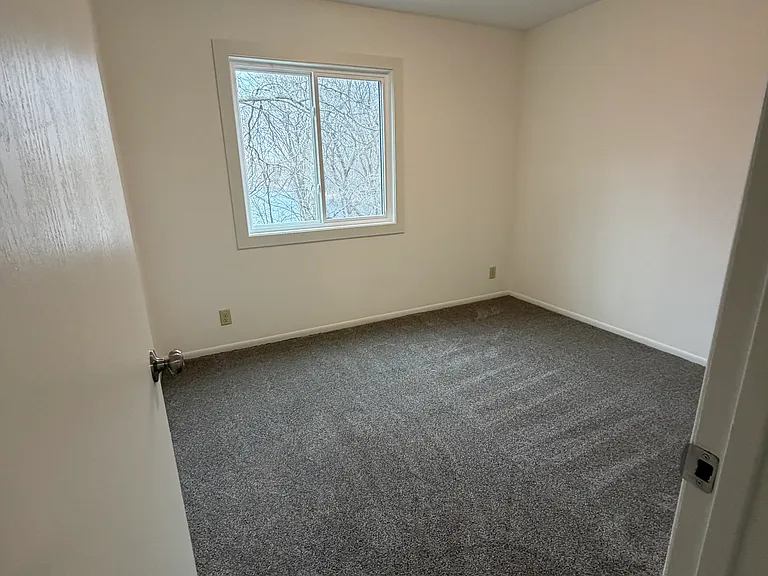 4870 Grenwich Trl N — Photo 7