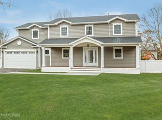 182 McConnell Ave, Bayport, NY 11705