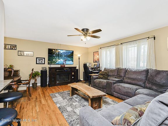 3rd image of 80 Valdemar Ave