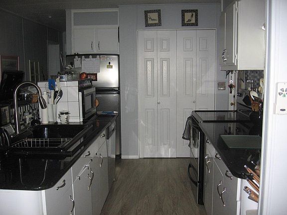 4th image of 392 Sunshine Dr