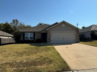 1513 S 31st St, Broken Arrow, OK 74014