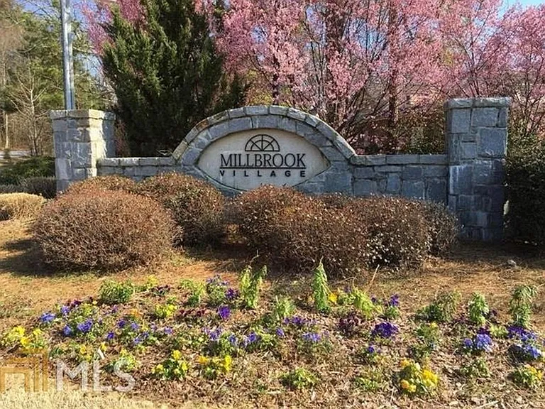 320 Millbrook Village Dr — Photo 20